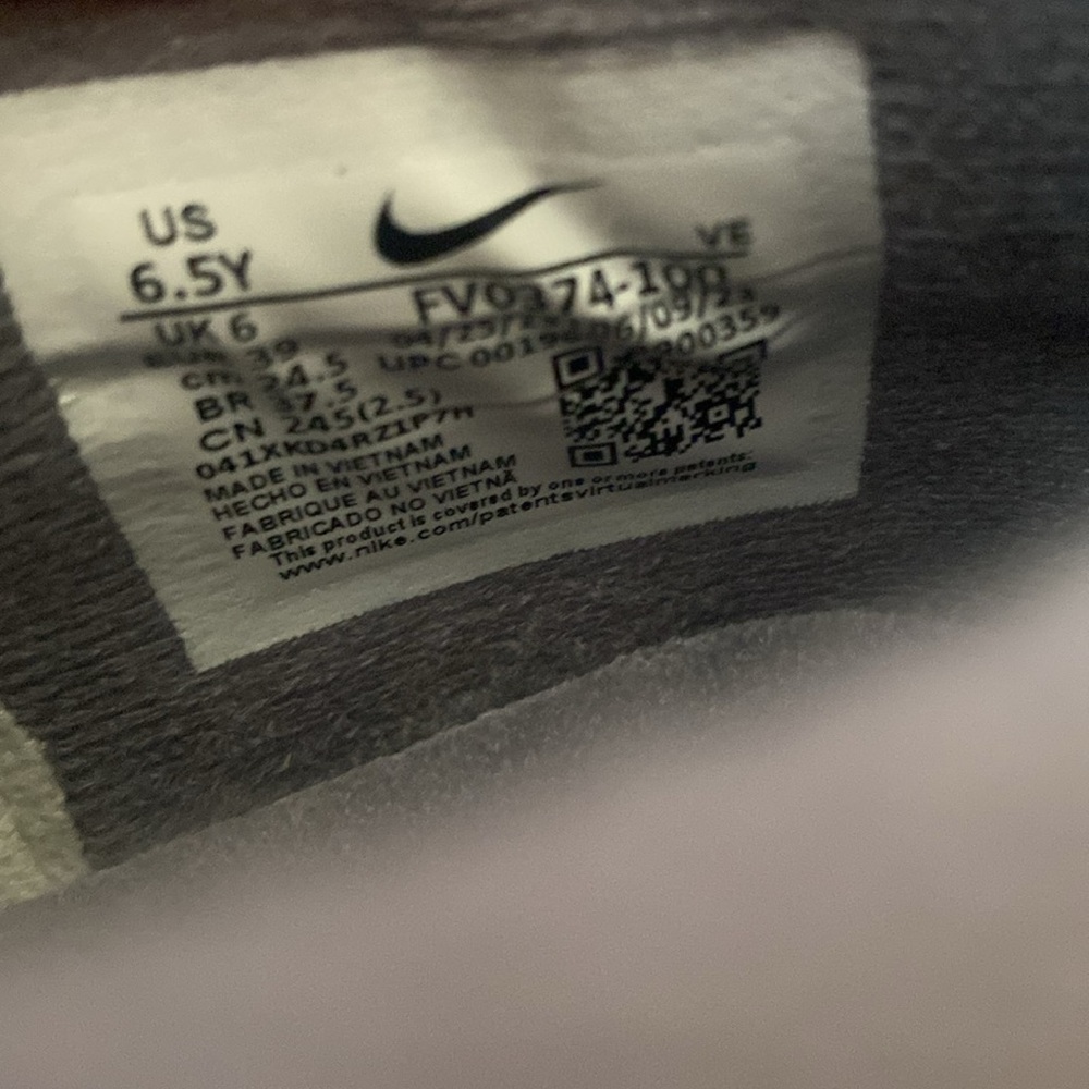 Nike | NWB Nike Dunk Low GS - Picture 9 of 10